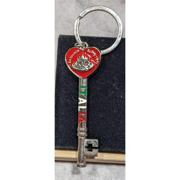 Rome Italy Souvenir Double Sided Key Shaped Keychain - Picture 4 of 4